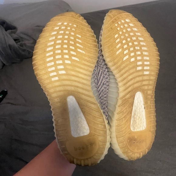 Yeezy 350 V2 Ash Pearl - Picture 6 of 7